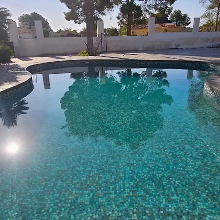 In Big House With Private Pool & Large Outdoor Space Holiday home L'Alfas del Pi